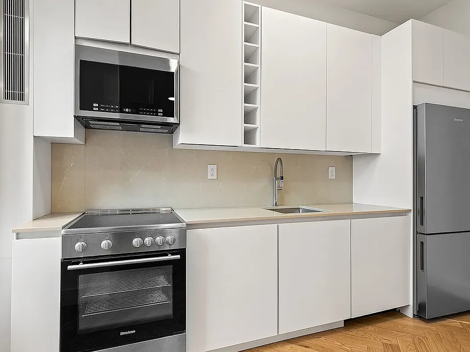415 Washington Ave #12A