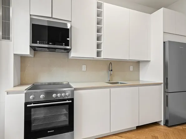 415 Washington Ave APT 12A, Brooklyn, NY 11238