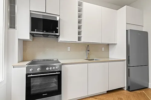 415 Washington Ave #12A Photo 1