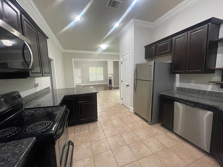624 Riverscape Dr — Photo 6