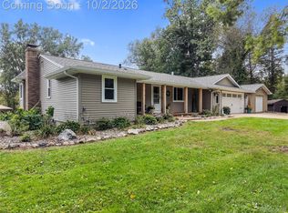 9205 Warner Rd, Haslett, MI 48840
