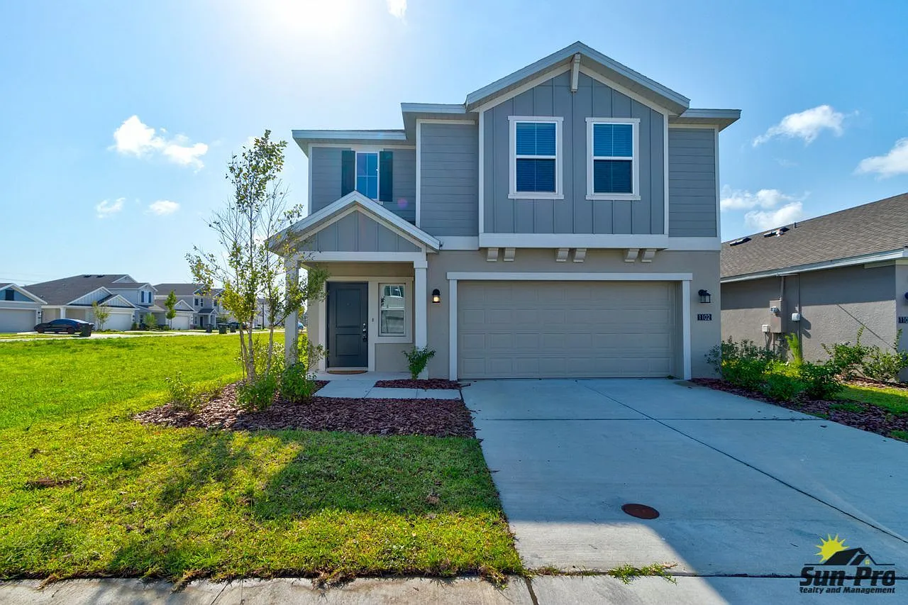 4 bed, 2.0 bath, 1879 sqft, $2,450 — Photo 1