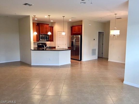 4th image of 23601 Alamanda Dr Unit 204