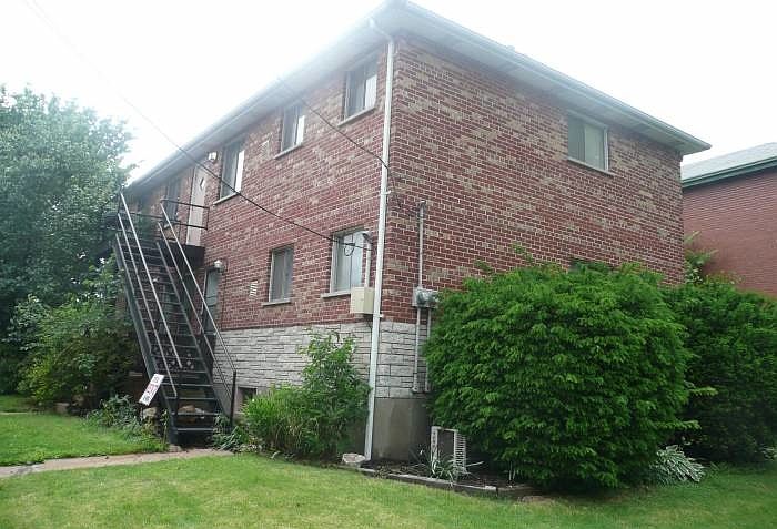1st image of 220A Bellerive Blvd