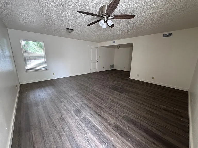 407 W Tilden St — Photo 16