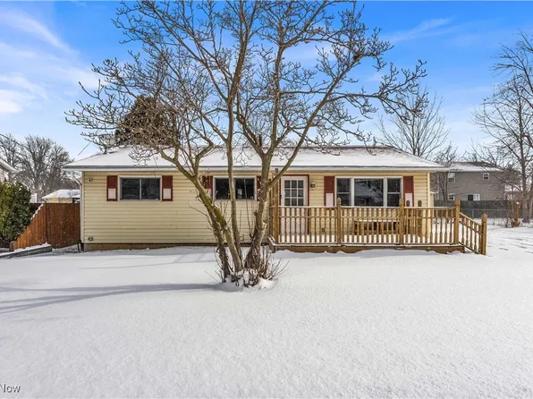 541 Maplewood Ave, Sheffield Lake, OH 44054