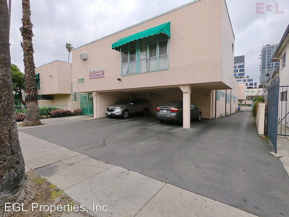 2nd image of 1555 N Bronson Ave APT 104