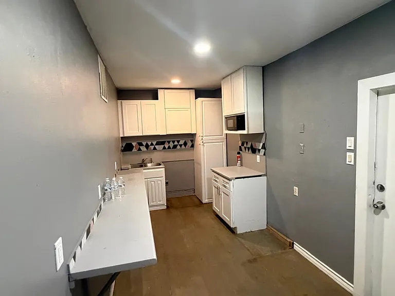 2228 52nd St — Photo 21
