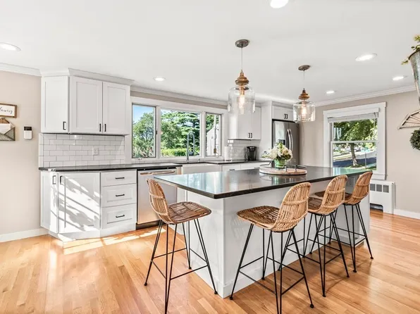3 Ashworth Rd, Quincy, MA 02171