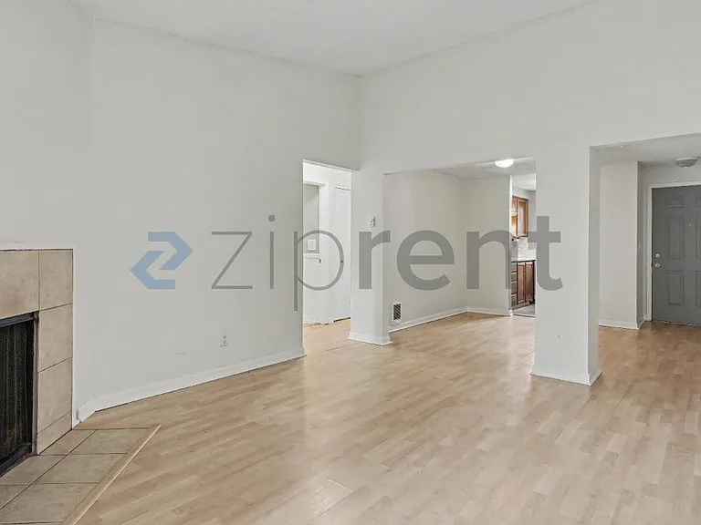 5160 SW 180th Ave #2 — Photo 6