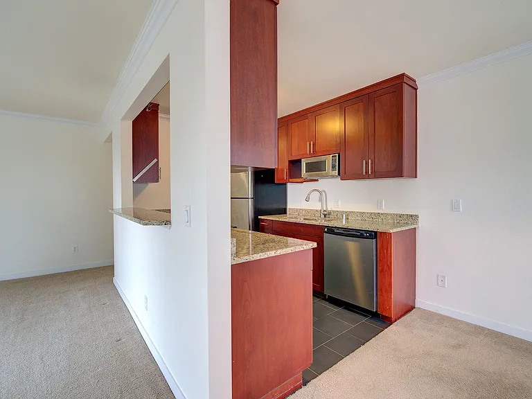 11525 Greenwood Ave N #401 — Photo 4