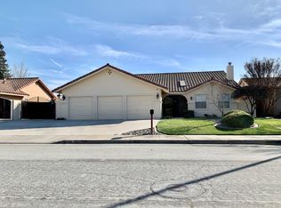 401 Irma Dr, Hollister, CA 95023