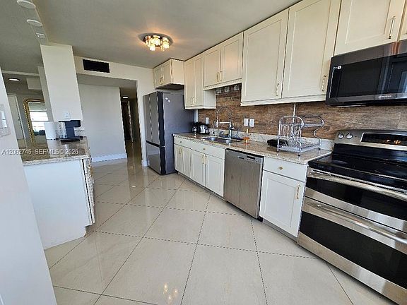 5th image of 18041 Biscayne Blvd APT 1805