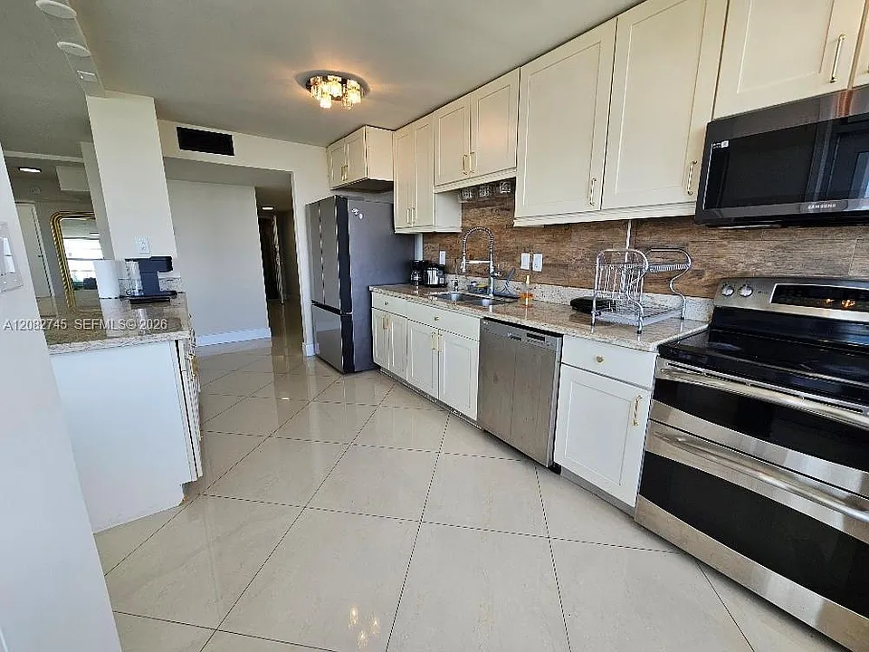 18041 Biscayne Blvd #1805