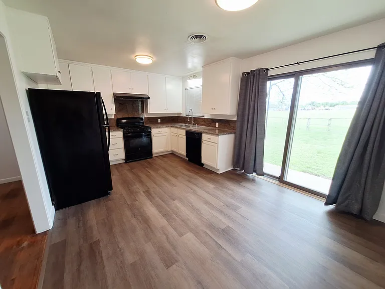 907 Jefferis Ave — Photo 6