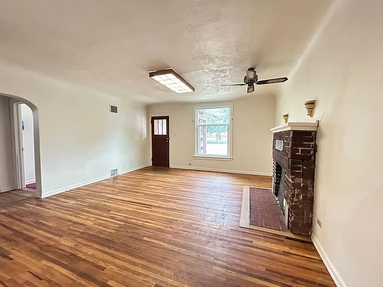 417 N 3rd St — Photo 5