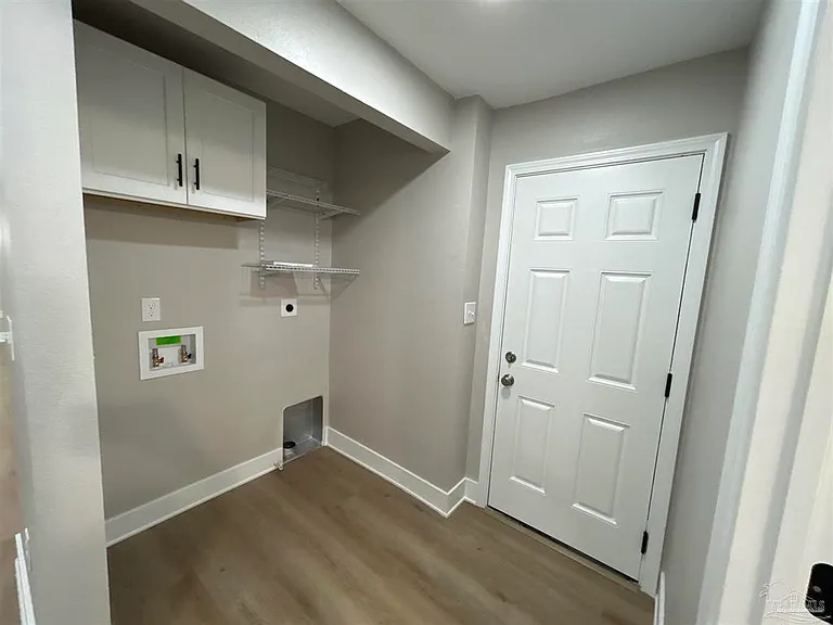 721 W Jordan St — Photo 14