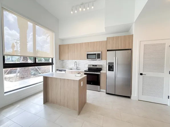 2523 NE 183rd St #S, North Miami Beach, FL 33160