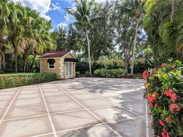 4512 Southern Breeze Dr, Naples, FL 34114