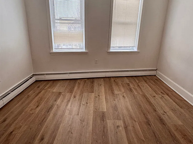 181 Princeton Ave — Photo 2