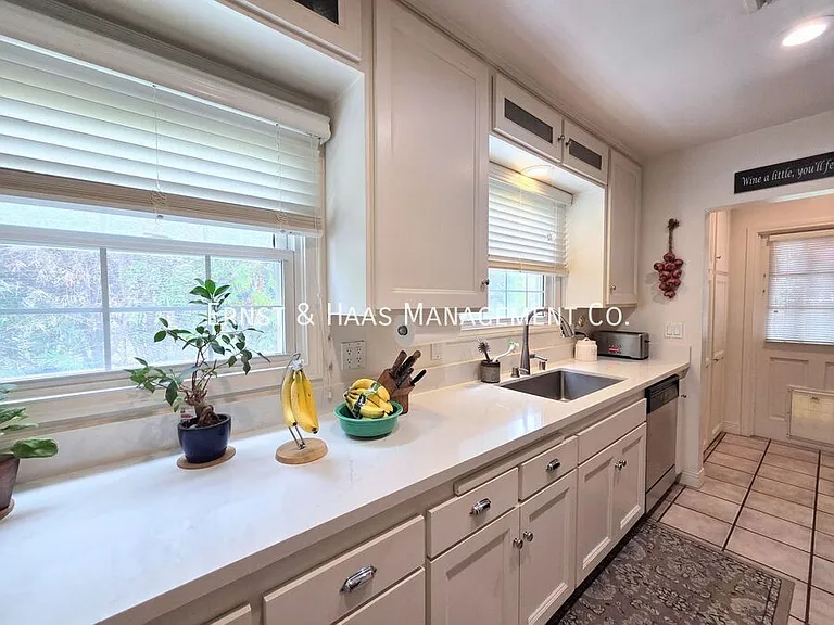 3111 Petaluma Ave — Photo 12