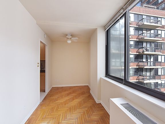 5th image of 343 E 74th St APT 10D