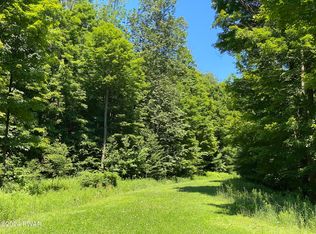 Stockport Tpke, Lake Como, PA 18437