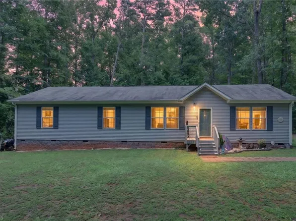2520 Poplar Hill Ct, Snow Camp, NC 27349
