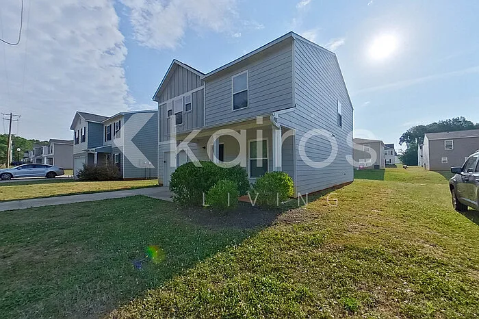 4 bed, 2.5 bath, 1801 sqft, $1,995 — Photo 2