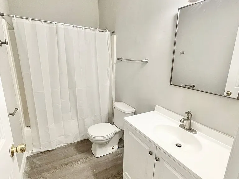 1718-34 E Lafayette Pl — Photo 35
