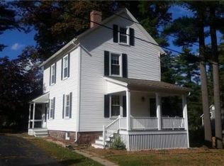 7 Middle Ln, Simsbury, CT 06070