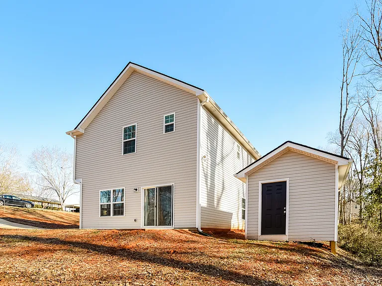 608 E Texas Ave — Photo 15