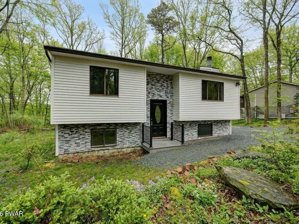 109 Rodeo Ln, Lords Valley, PA 18428