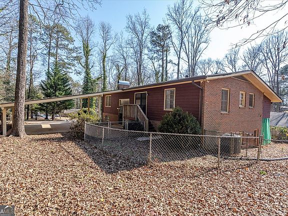 4th image of 625 Forest Rd