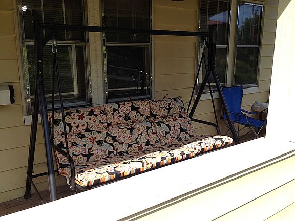 4th image of 121 Highland St