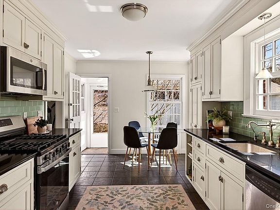 3rd image of 48 Fenwick Road