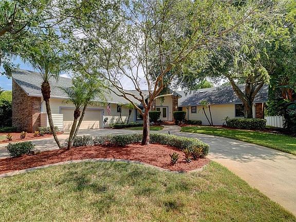 2nd image of 1960 Cove Ln