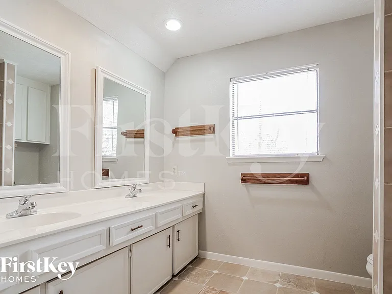21419 Park Willow Dr — Photo 11