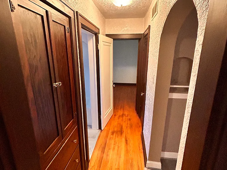 533 N Church St — Photo 11