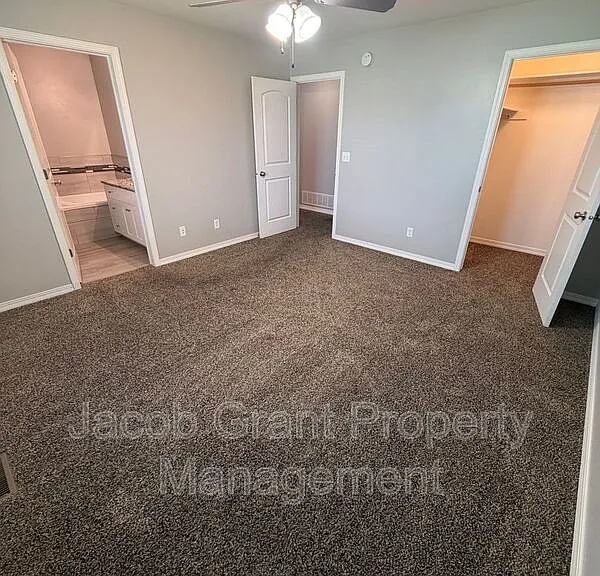 2825 N Sunlight Dr — Photo 5