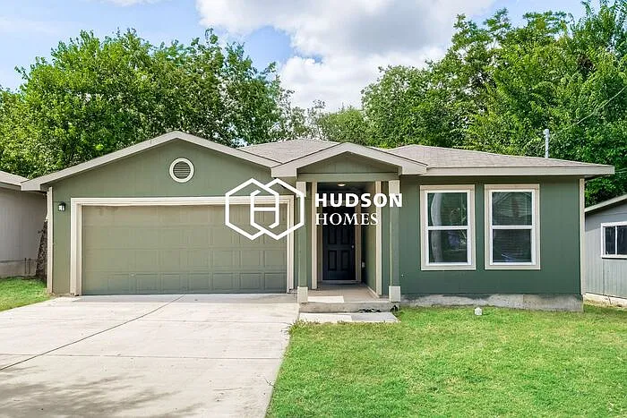 3 bed, 2.0 bath, 1298 sqft, $1,425 — Photo 1