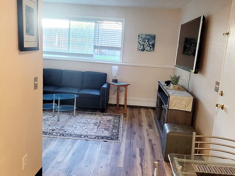 4009 San Roberto Ave #6 — Photo 6