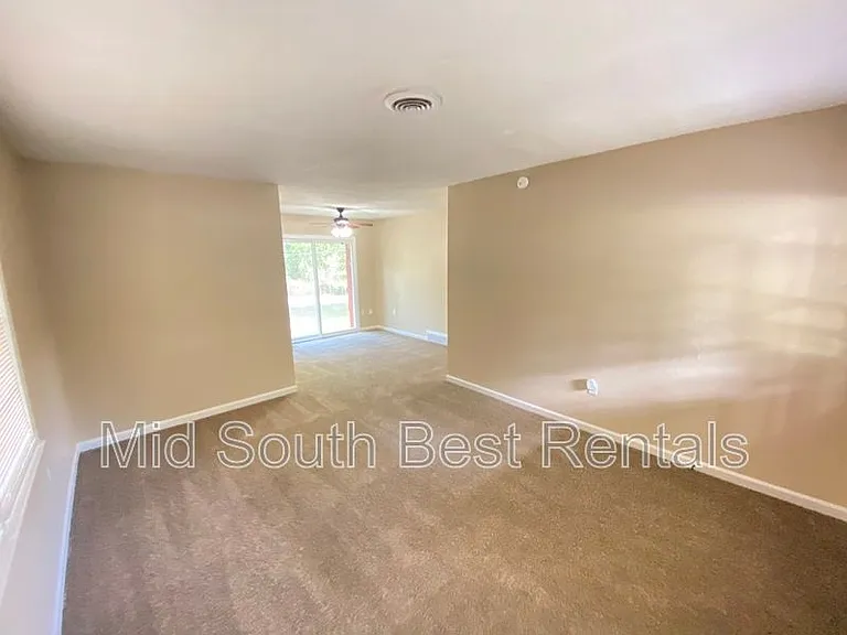 3067 Rainier Dr — Photo 2