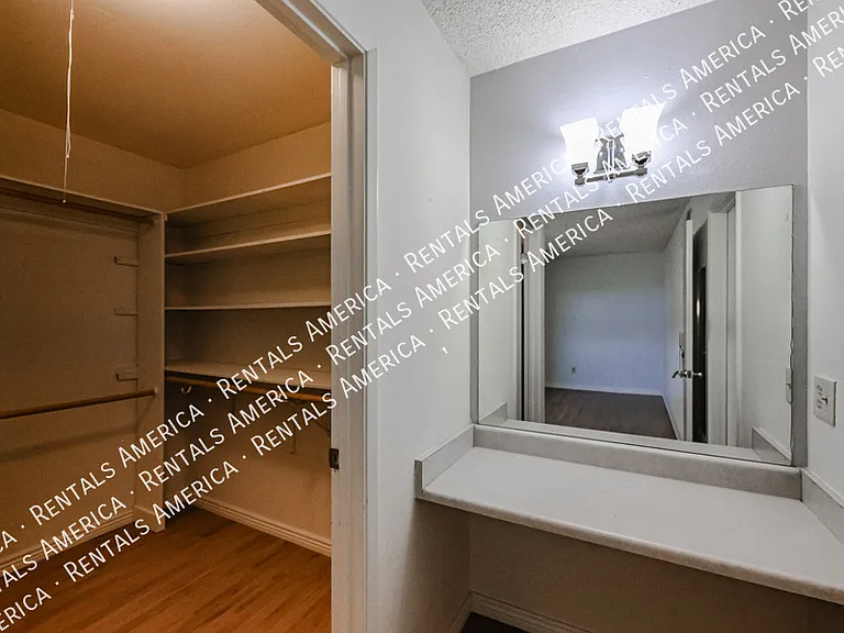 1052 S San Jose #2 — Photo 13