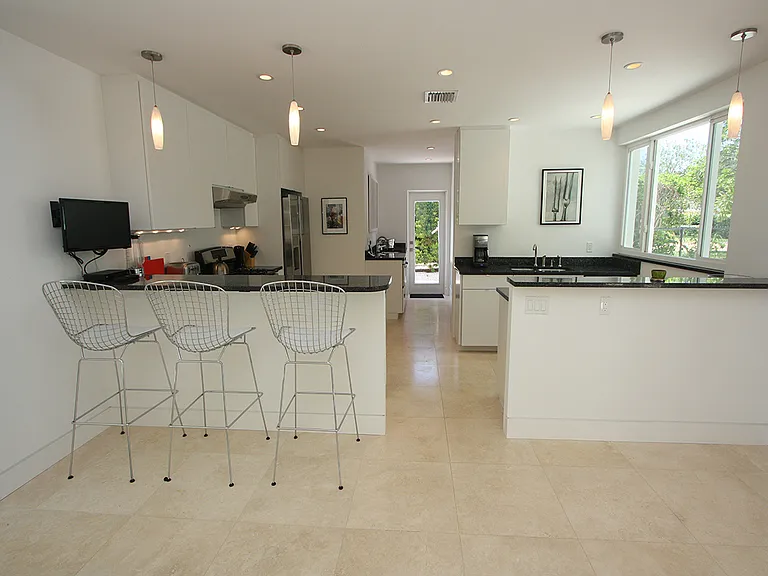 336 Morningside Dr — Photo 6