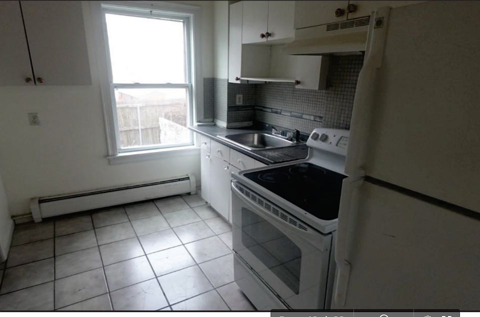 1st image of 21 Morris St APT 3