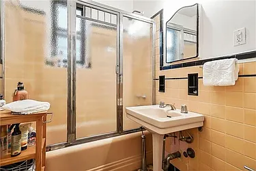 Sold by Avenue Sotheby's International Realty