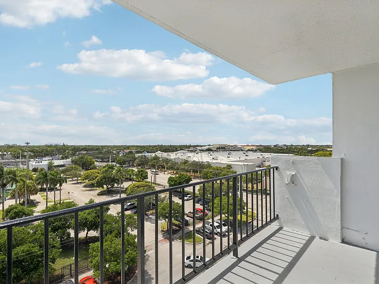 2 Bed 2 Bath Unit