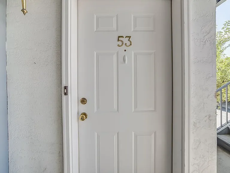 1547 N Riverside Ave #53 — Photo 2