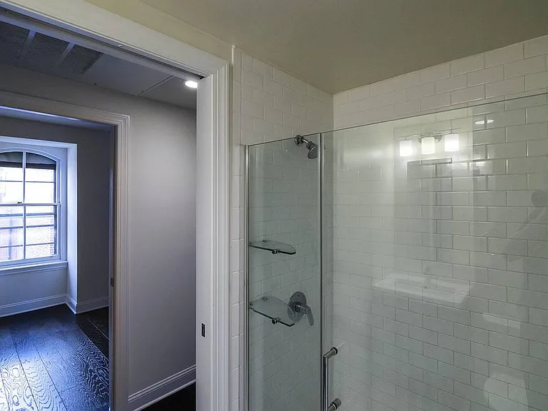 115 S 21st St #404 — Photo 3